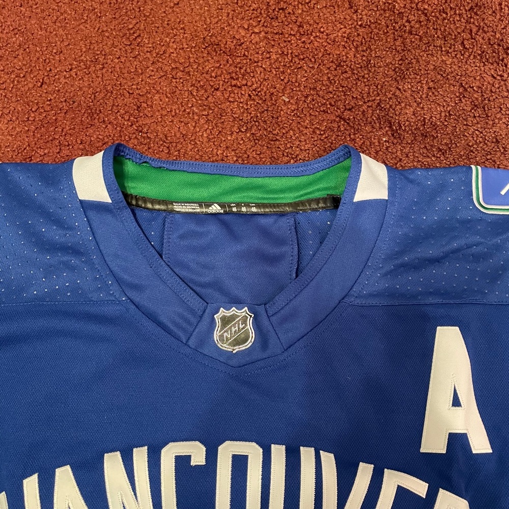 Daniel Sedin Vancouver Canucks (Home) Jersey - 22 - Picture 5 of 5